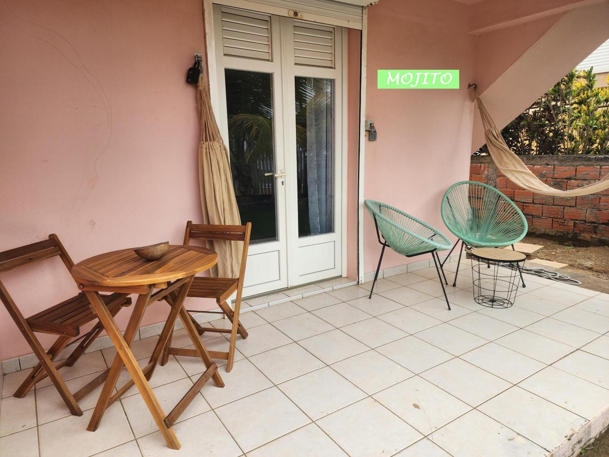 Kozy Kaz - Les Pieds Dans L Eau Apartment La Trinite Luaran gambar