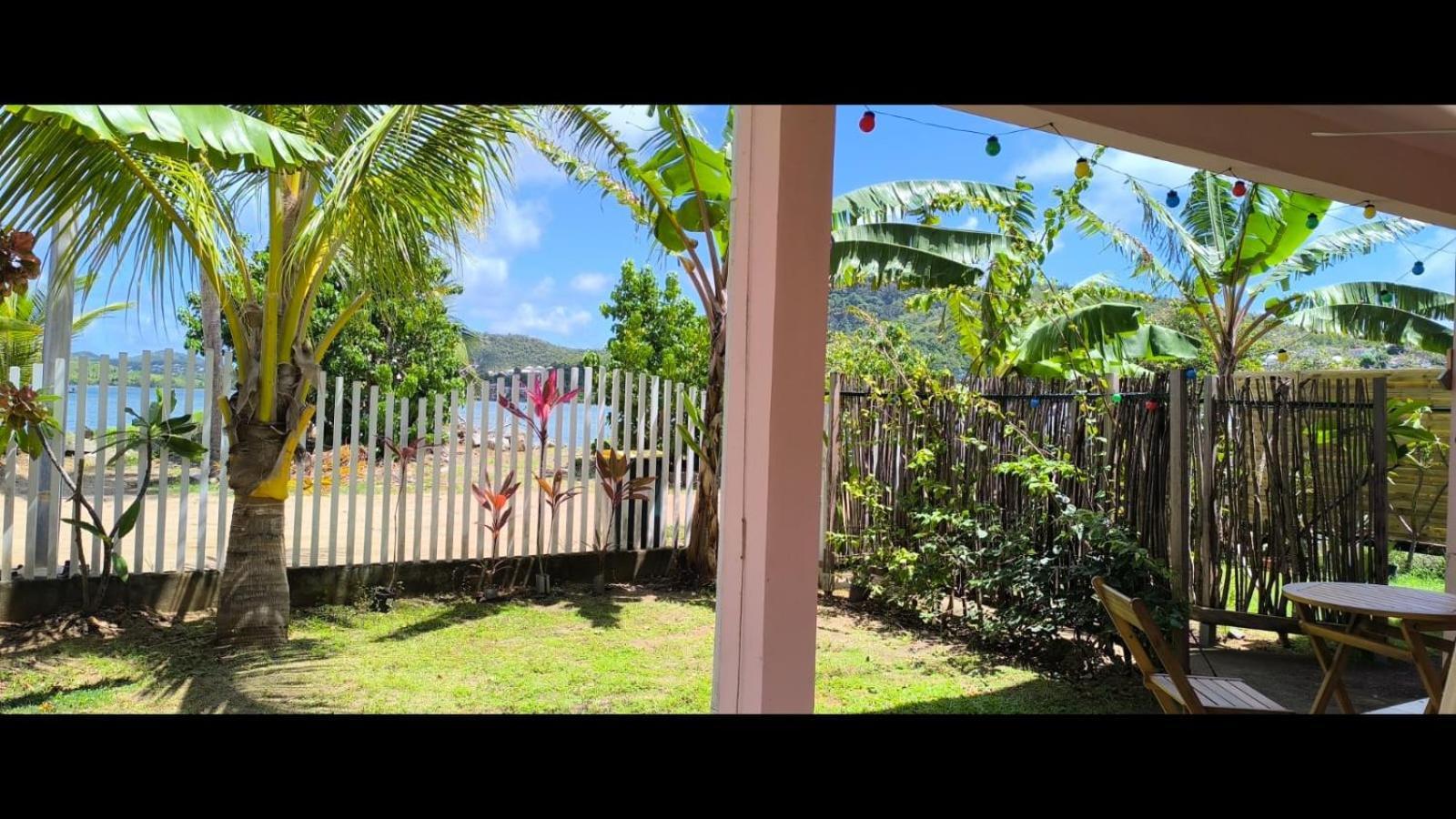 Kozy Kaz - Les Pieds Dans L Eau Apartment La Trinite Luaran gambar